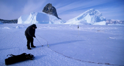 Thách thức cực hàn: Sân golf Uummannaq băng giá nhất thế giới