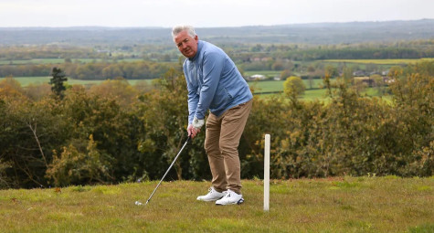 Có thể di chuyển cọc trên sân golf?