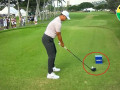 Đặt bóng gần tee marker để điều chỉnh quỹ đạo gậy