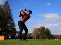 Đánh tee shot như Tiger Woods: Tại sao việc đặt bóng thấp lại quan trọng?