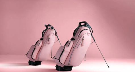 Chiếc túi golf Vessel màu hồng ẩn chứa thông điệp gì của tháng 10?