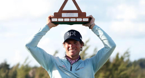 Nhà vô địch Bermuda Championship putting chỉ với một tay?