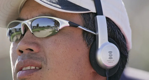 Sử dụng tai nghe trên sân golf: Thư giãn hay vi phạm luật chơi?