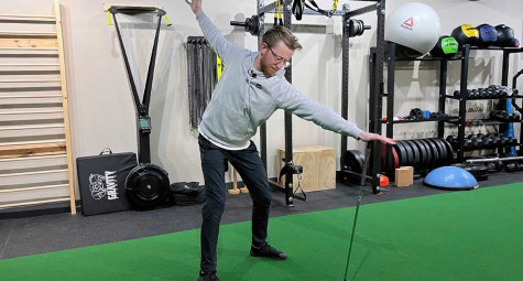 Bài tập khởi động 5 phút trước mỗi vòng golf 