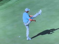 Golfer PGA biến putter thành “kẻ chịu trận” cho cú đánh hỏng