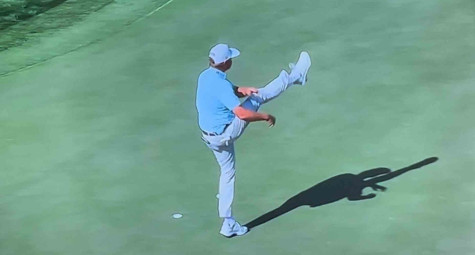 Golfer PGA biến putter thành “kẻ chịu trận” cho cú đánh hỏng