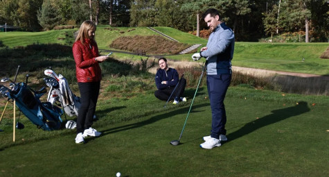 Golfer nghiệp dư có bị phạt vì chơi chậm không?