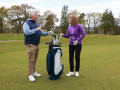 Golf và luật ứng xử: Có được “ngầm báo hiệu” gậy vừa đánh cho bạn chơi?