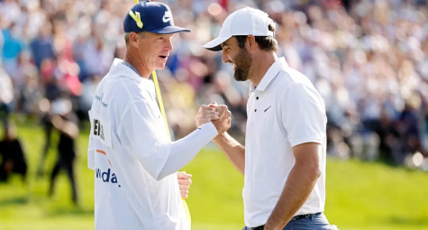 Caddie Ted Scott "bỏ túi" gần nửa triệu USD nhờ chiến thắng Memorial