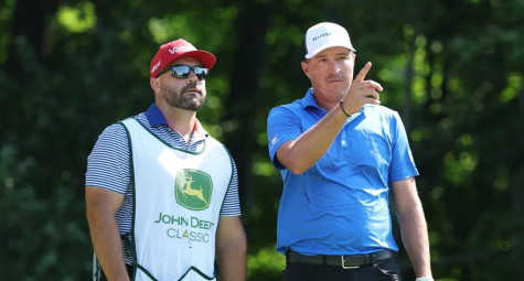 Xóa dấu chân trong bunker: Tình huống gây tranh cãi tại John Deere Classic