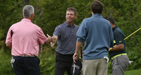 Golfer 61 tuổi “vật lộn” với dàn sao trẻ tại U.S. Amateur 2025