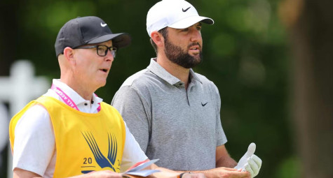 Giữa FedEx Cup Playoffs căng thẳng, Scottie Scheffler lại đổi caddie