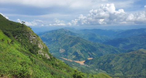 Mây và rượu vang trên đỉnh Tà Xùa