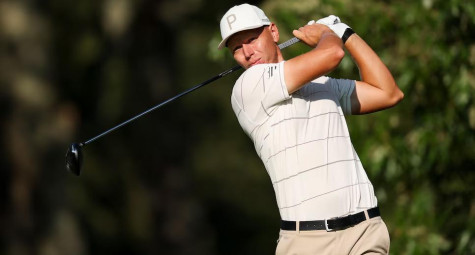Hy hữu tại FedEx St. Jude: Một golfer đánh bóng mạnh đến mức..hỏng miệng hố