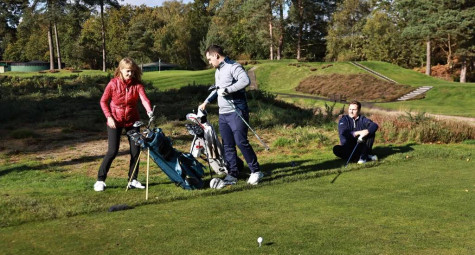 Golfer có được đổi gậy sau chín hố đầu?