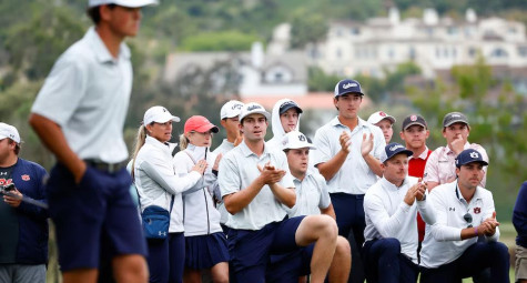 Các golfer được phép chia sẻ gì trong các giải đấu đồng đội?