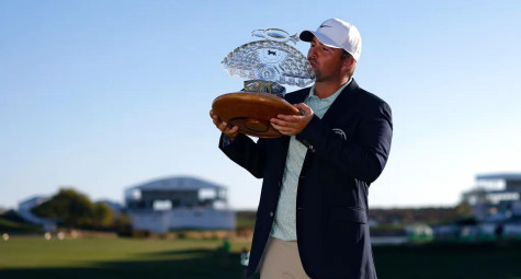 Chris Gotterup lại nâng cúp chỉ trong ba lần ra sân vào năm 2026