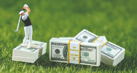 Ký hợp đồng thiết bị golf: Lợi thế tài chính hay giới hạn hiệu suất?