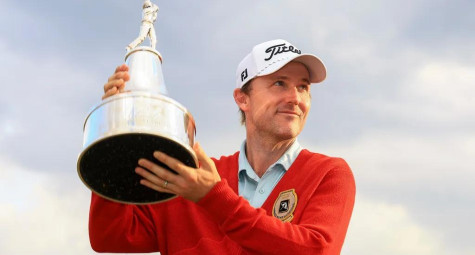 Vì sao nhà vô địch Arnold Palmer Invitational được trao áo cardigan đỏ?