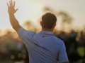 Theo chân Rory McIlroy qua back nine định mệnh