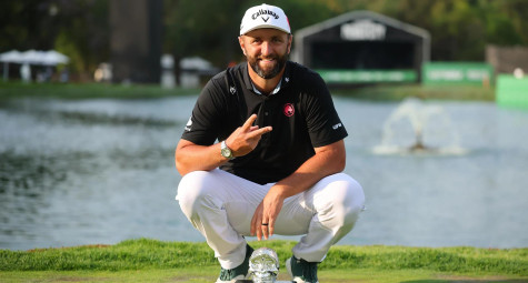 Jon Rahm nâng cúp LIV Golf lần 2 chỉ trong bốn tháng đầu mùa giải