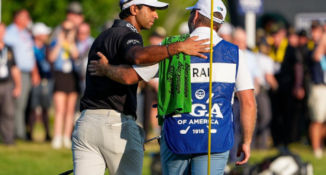 Caddie của nhà vô địch PGA Championship kiếm "đậm" ra sao?