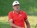 Ian Poulter chấn thương đầu gối sau tai nạn hy hữu 