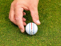 Có nên cấm các vạch căn chỉnh trên bóng golf?