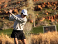 Sửa lỗi “ngẩng người” trong downswing