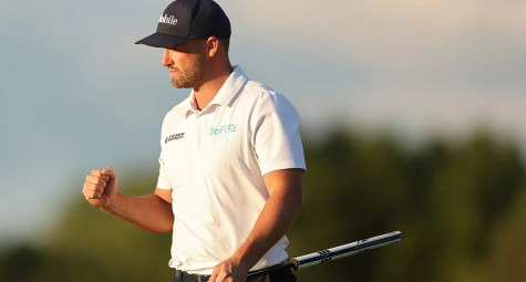 Wyndham Clark tiến sát danh hiệu U.S. Open thứ hai, Scottie Scheffler bám đuổi