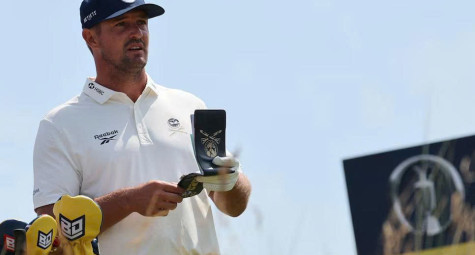 Sau lời chỉ trích của Faldo, DeChambeau áp sát ngôi đầu The Open