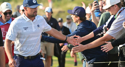 McIlroy chỉ trích DeChambeau: "Quá nhiều sự trình diễn và xứng đáng bị phạt"