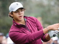 Thần đồng golf Charlie Woods phát bóng bao xa?