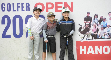 Christian - Alan – Becca: Mê golf hơn cả... playground