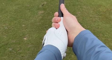 Thủ thuật cầm gậy golf giúp sửa lỗi Slice và Hook 