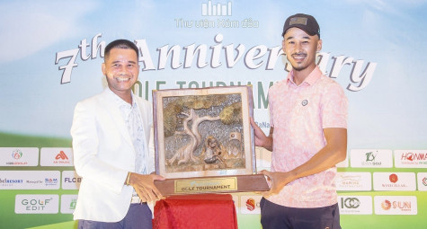 Trần Văn Hiếu vô địch giải Golf kỷ niệm 7 năm thành lập Thư viện Xóm Đảo