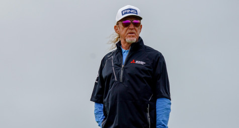 Miguel Angel Jimenez dẫn đầu The Senior Open Championship với 66 gậy