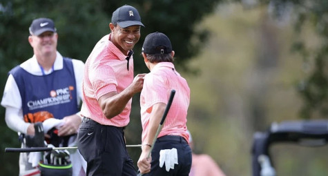 Tiger Woods làm caddie cho con trai tại giải Junior Golf 