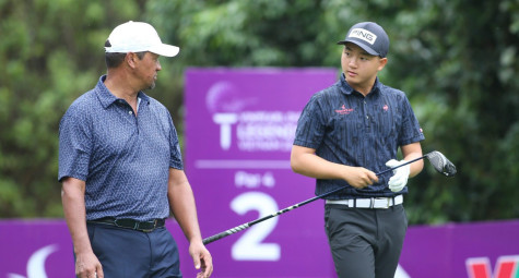 Nguyễn Anh Minh “kèm chặt” huyền thoại golf thế giới Michael Campbell