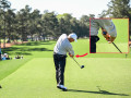 Kiểm tra áp lực cầm gậy để tối ưu tốc độ swing