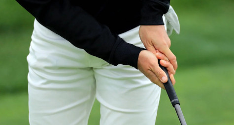 Nên áp dụng cách grip nào khi putting?