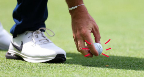 Bạn đã bao giờ để ý đến cách Rory McIlory tee-up bóng?