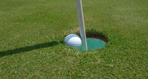 Luật Golf: Những phương án với cờ khi gạt bóng