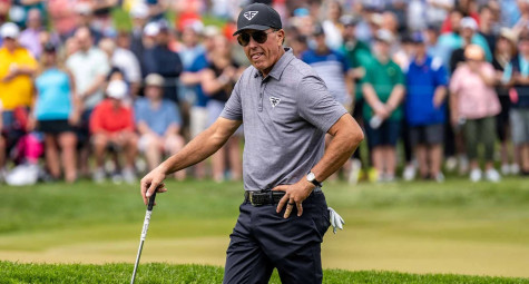 PGA Championship 2023: Phil Mickelson "quên" cập nhật Luật golf