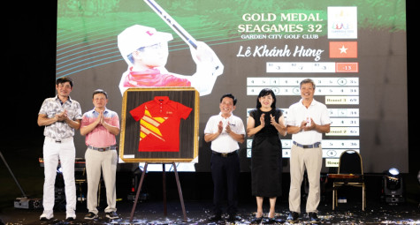 Đồng phục SEA Games 32 của Lê Khánh Hưng được đấu giá 100 triệu VND