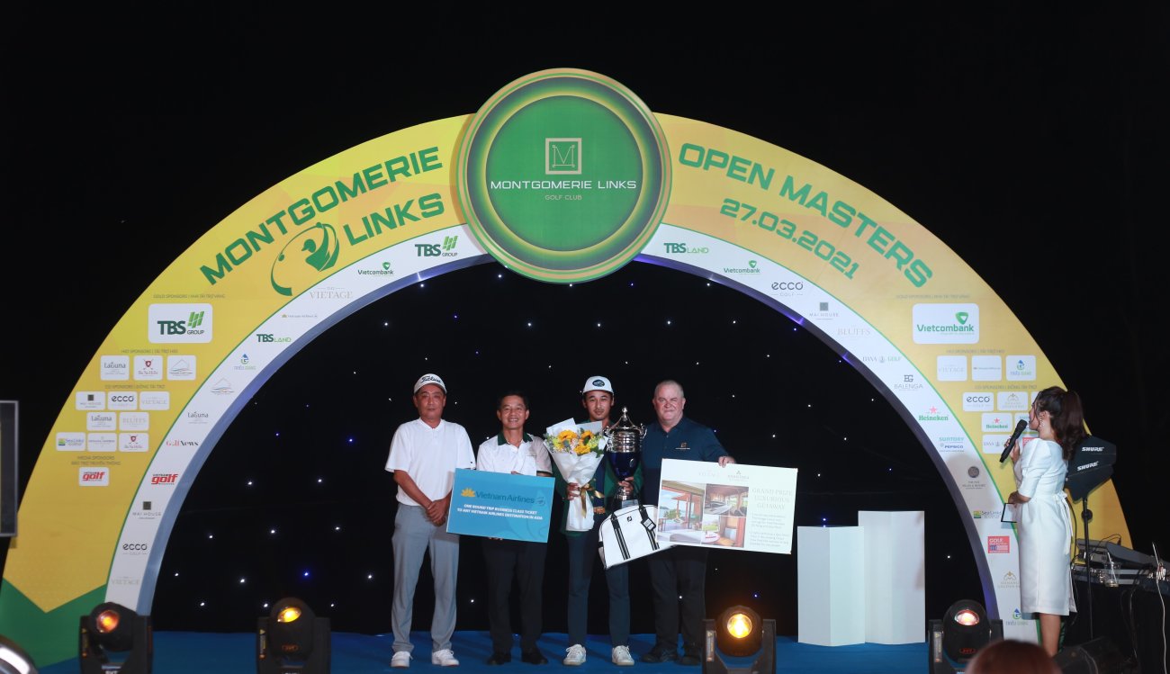  Montgomerie Links Open Masters 2021 đã tìm ra chủ nhân của chiếc Áo xanh 