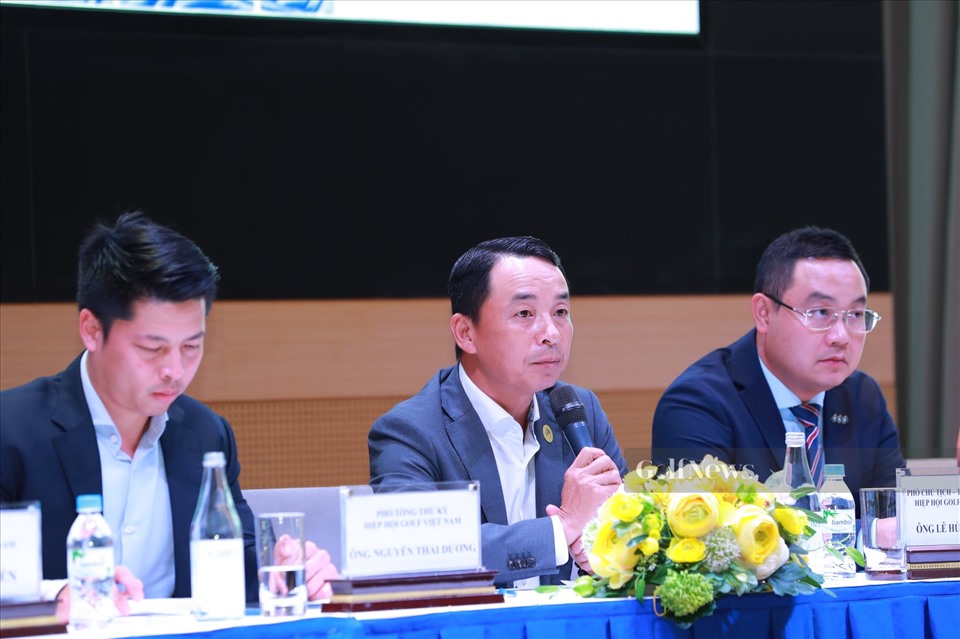 Ông Lê Hùng Nam, Tổng Thư ký Hiệp hội Golf Việt Nam, Trưởng Ban tổ chức (giữa)