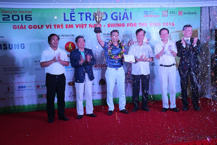 Swing for the Kids: 10 năm đồng hành cùng trẻ em Việt Nam