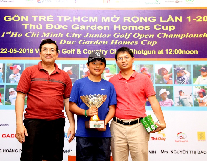 Cặp cha - con Phạm Quang Huy và Phạm Khôi Nguyên giành Family Cup