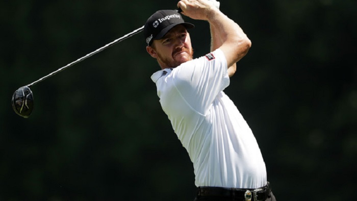 SPRINGFIELD, NJ - JULY 28: Jimmy Walker of the United States plays his shot from the sixth tee during the first round of the 2016 PGA Championship at Baltusrol Golf Club on July 28, 2016 in Springfield, New Jersey. (Photo by Streeter Lecka/Getty Images)